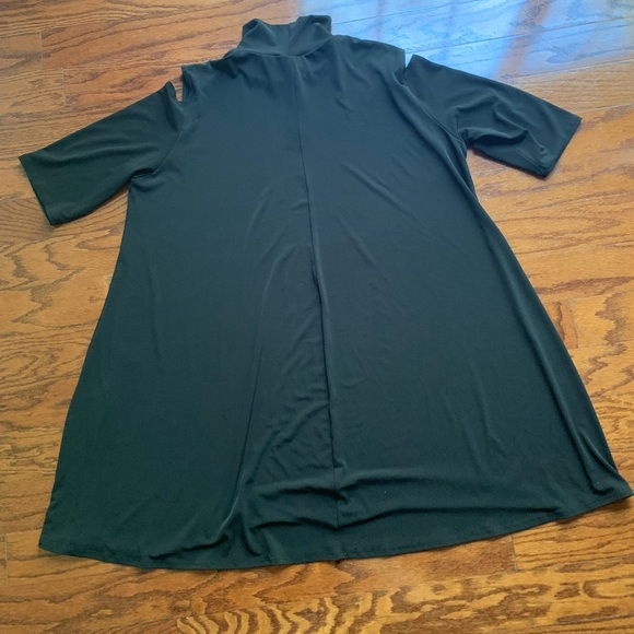 Clara Sun Woo Cold Shoulder Mock Neck Dress Sized 1X Black - Picture 2 of 3